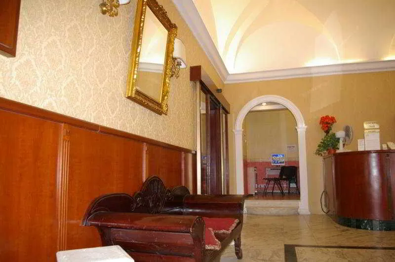 Lobby, Acropoli, Rome