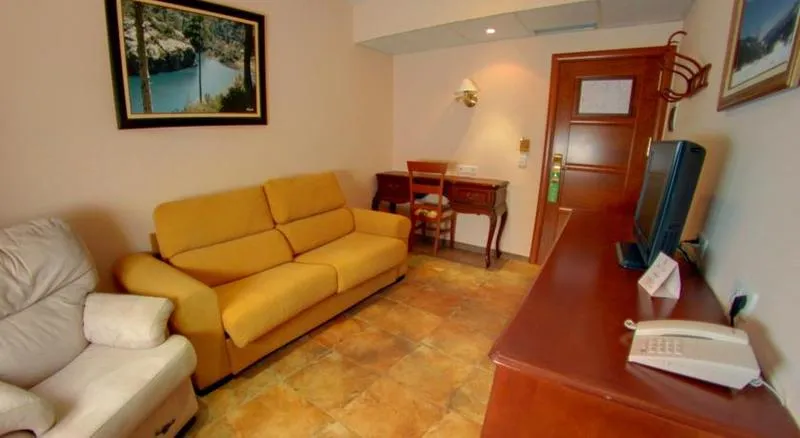 QUADRUPLE STANDARD Room, Balneario Parque de Cazorla, Andalucia