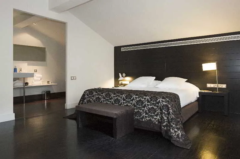 TRIPLE DELUXE Room, Hospes Palau de la Mar Valencia, Valencia