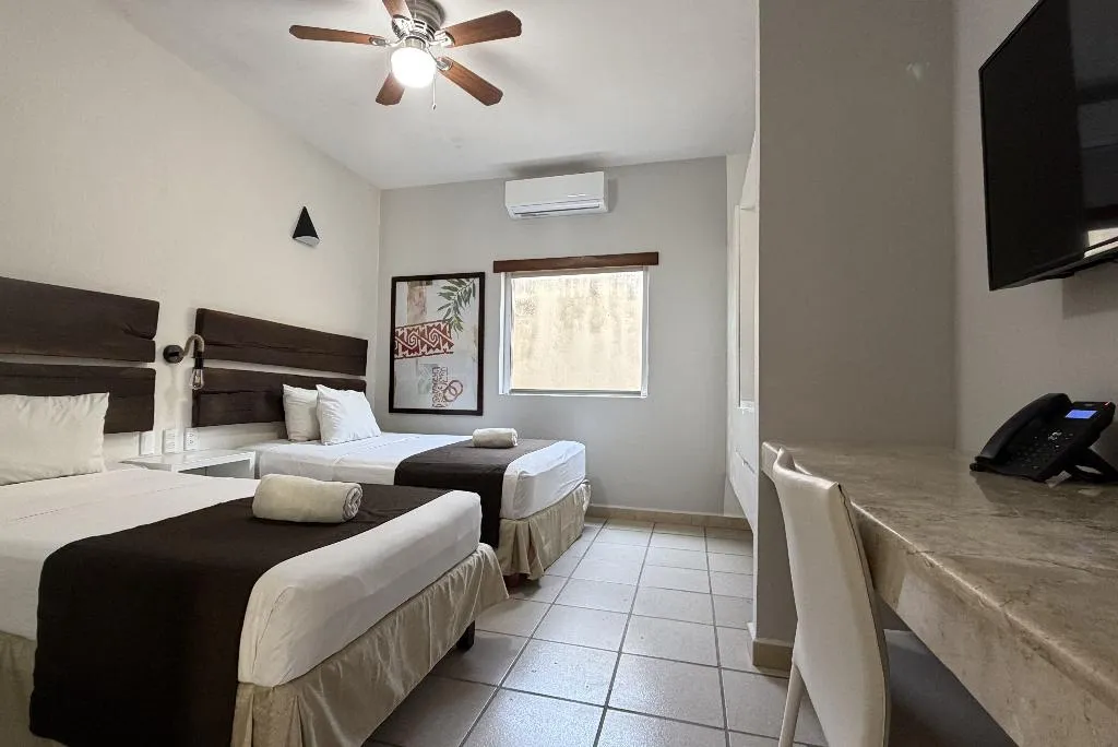 TWIN NON SMOKING Room, Days Inn by Wyndham Playa del Carmen, Playa Del Carmen