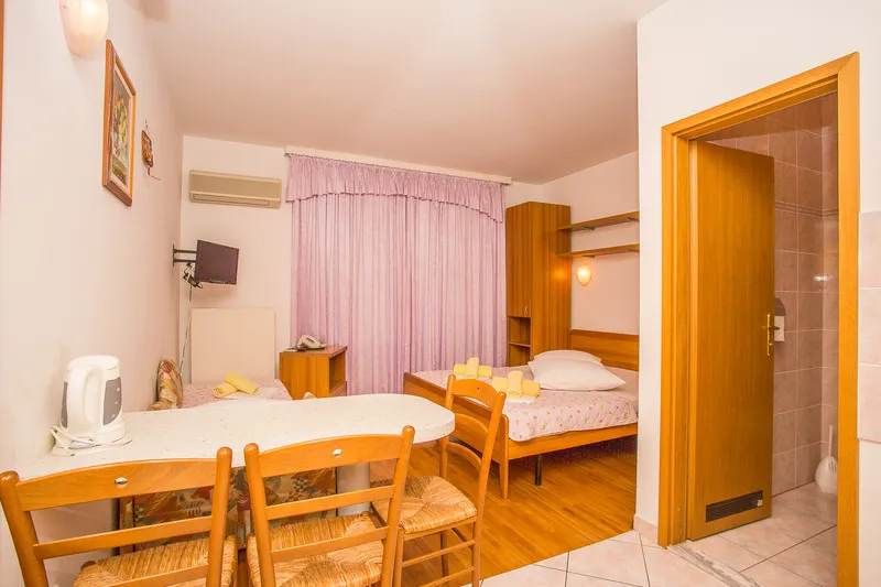 STUDIO CAPACITY 3 Room, Villa Jerkan, Split