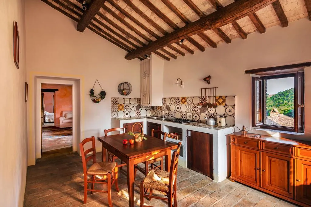 SUITE CAPACITY 6 Room, Castello Valenzino, Perugia