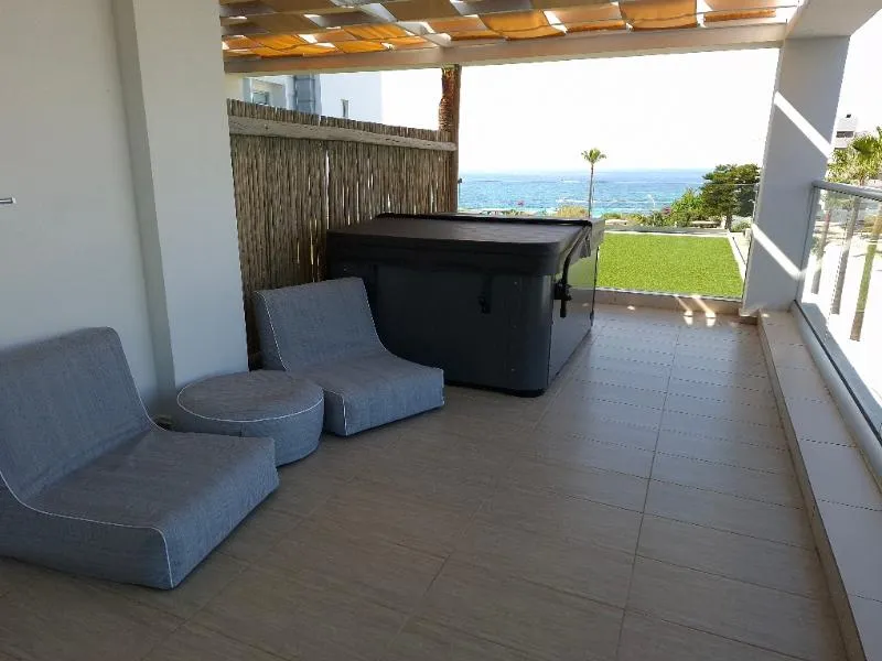JUNIOR SUITE WITH JACUZZI WITH VIEWS Room, Napa Mermaid Hotel & Suites, Cyprus