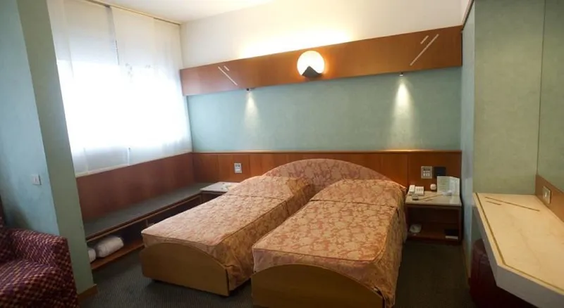 TWIN STANDARD Room, Brunelleschi, Milan