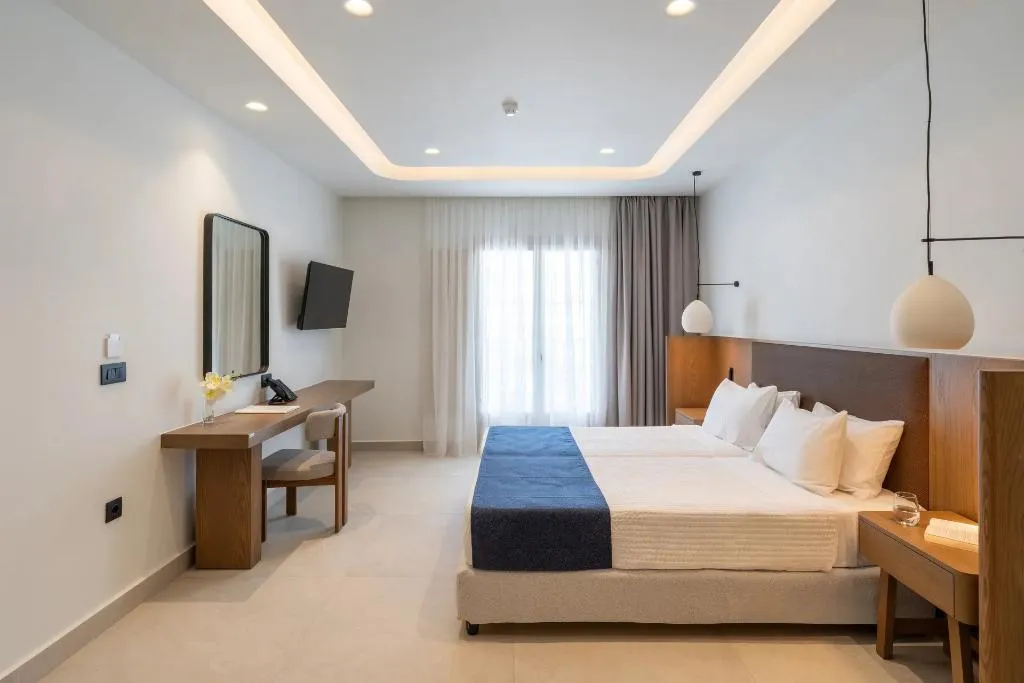 Double or Twin DELUXE Room, Aegean Plaza, Santorini