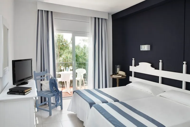 DOUBLE STANDARD Room, Els Pins, Costa Brava