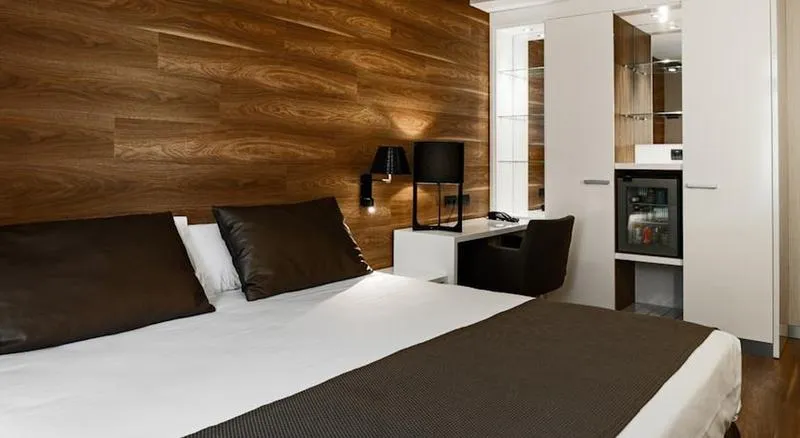 DOUBLE SINGLE USE STANDARD Room, Catalonia Puerta del Sol, Madrid