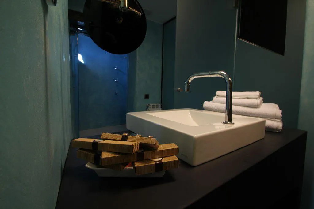 DOUBLE SUPERIOR Room, Can Cuch, Barcelona