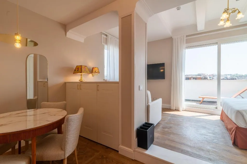 JUNIOR SUITE QUEEN SIZE BED Room, Best Western Hotel Rivoli, Rome