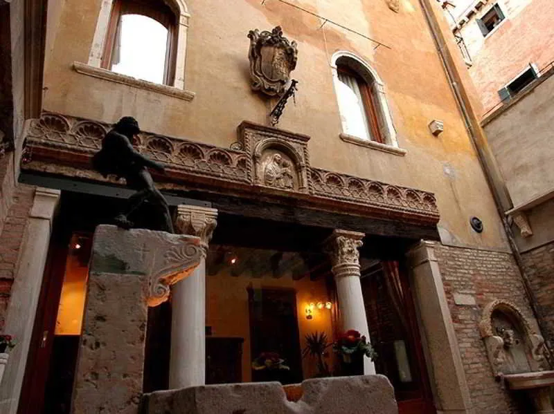 General view, Hotel Al Ponte Mocenigo, Venice