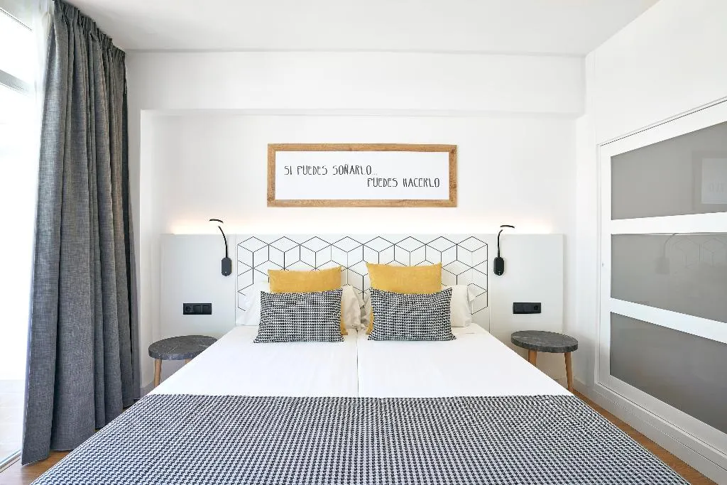 DOUBLE SINGLE USE SEA VIEW Room, Flamboyan - Caribe, Majorca