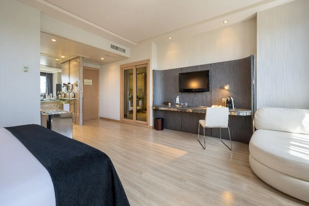 Room, Santos Maydrit Airport, Madrid