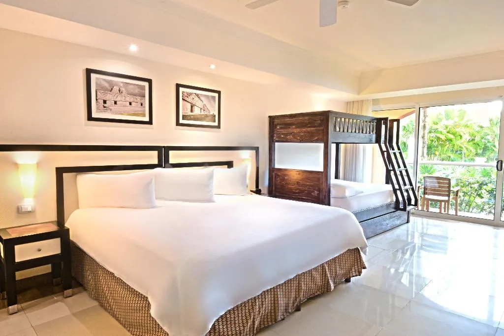 FAMILY ROOM CAPACITY 5 Room, Sandos Playacar All Inclusive, Cancun Area