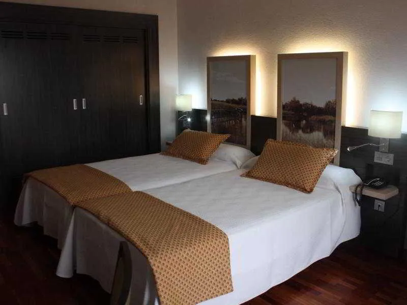 DOUBLE STANDARD Room, Santa Cecilia, Madrid