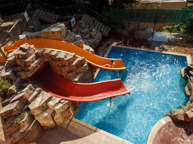 Pool, Atlas, Varna