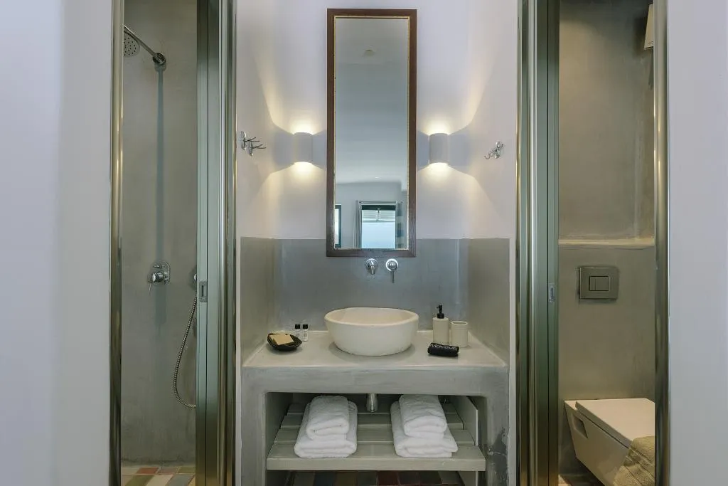 SUITE WITH JACUZZI Room, Afroessa Hotel, Santorini