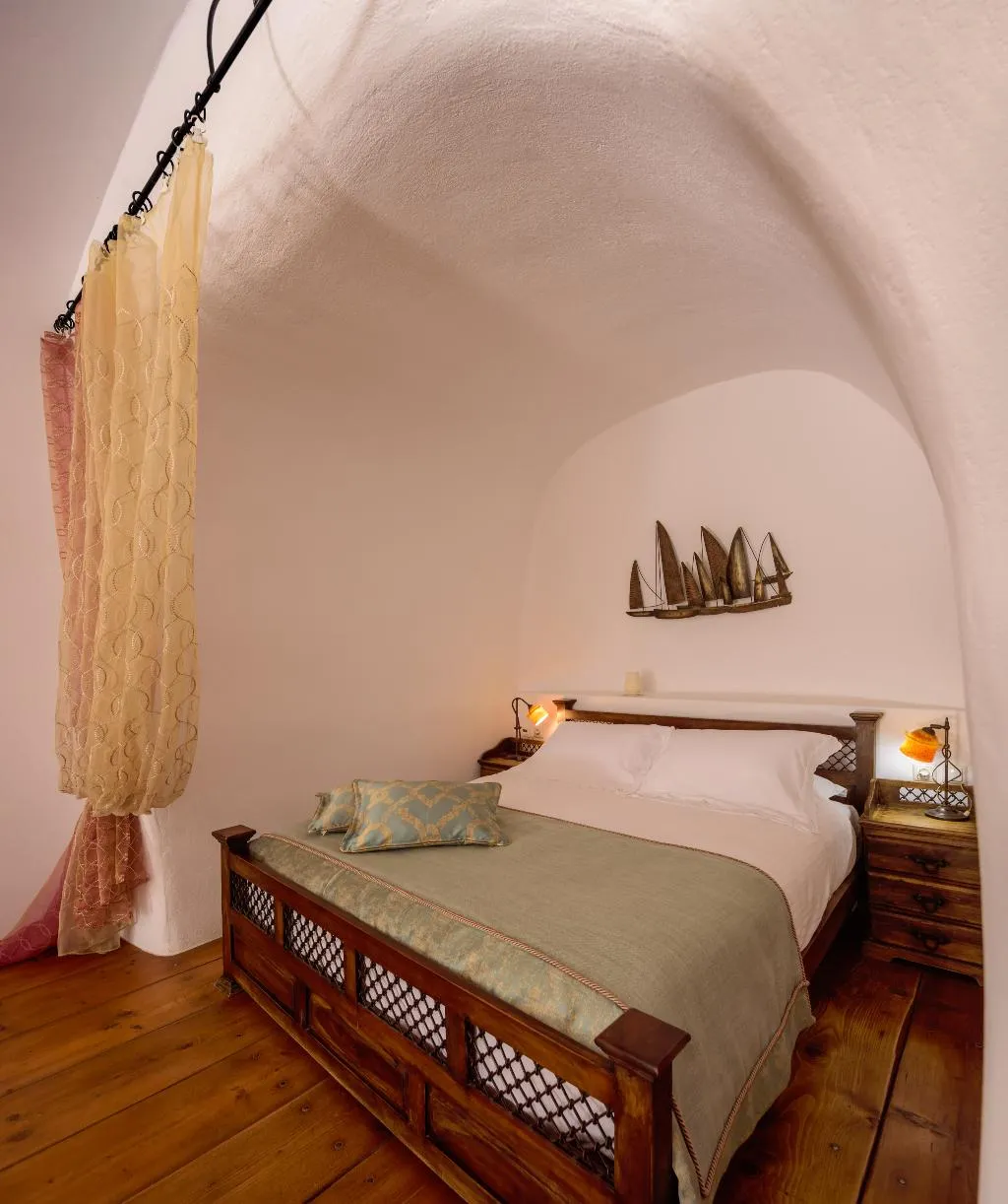 SUITE HONEYMOON Room, Fanari Villas, Santorini