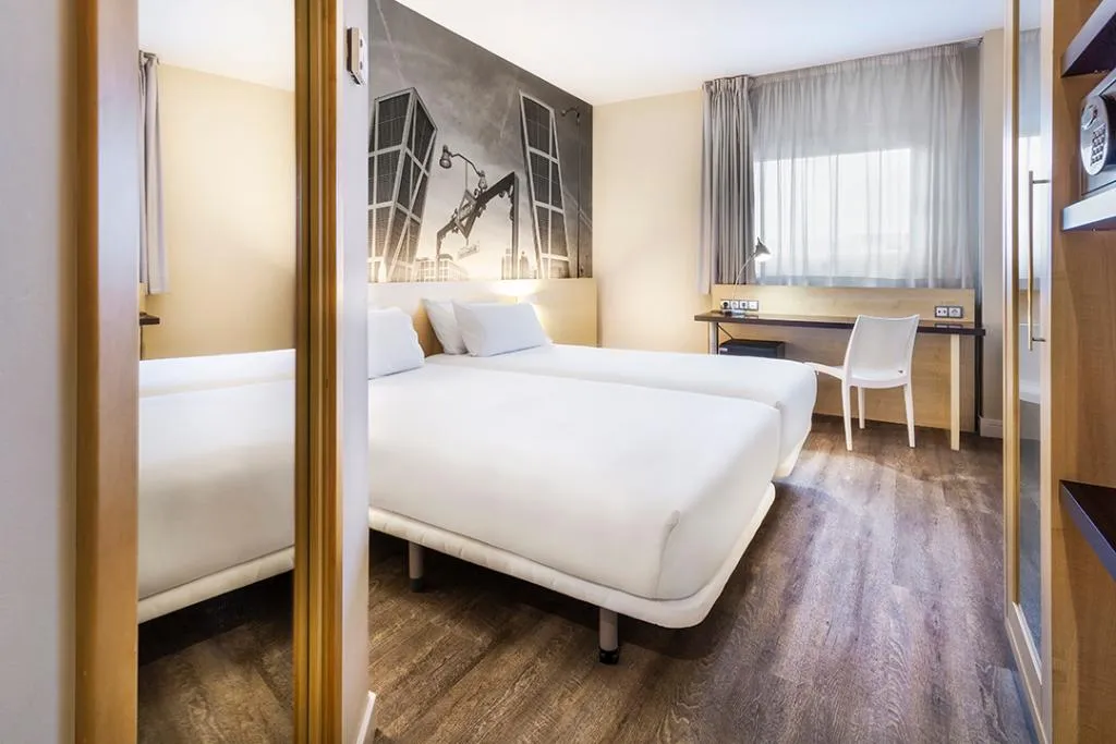 TWIN STANDARD Room, B&B Hotel Madrid Aeropuerto T1 T2 T3, Madrid
