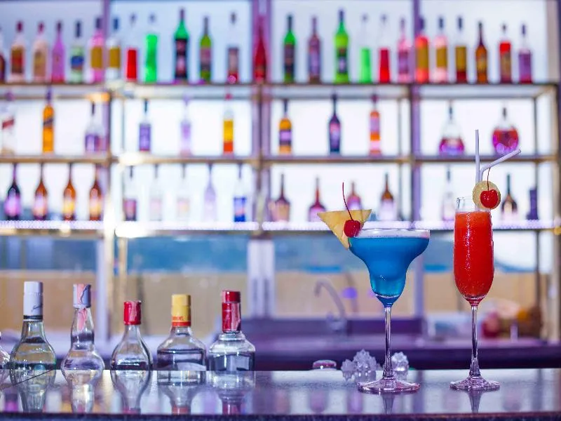 Bar, The Royal Paradise Hotel & Spa, Phuket