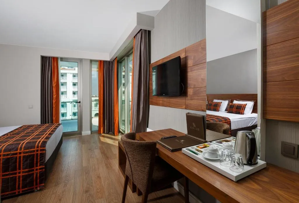 JUNIOR SUITE GARDEN VIEW Room, Side Sunport Hotel & Spa, Antalya