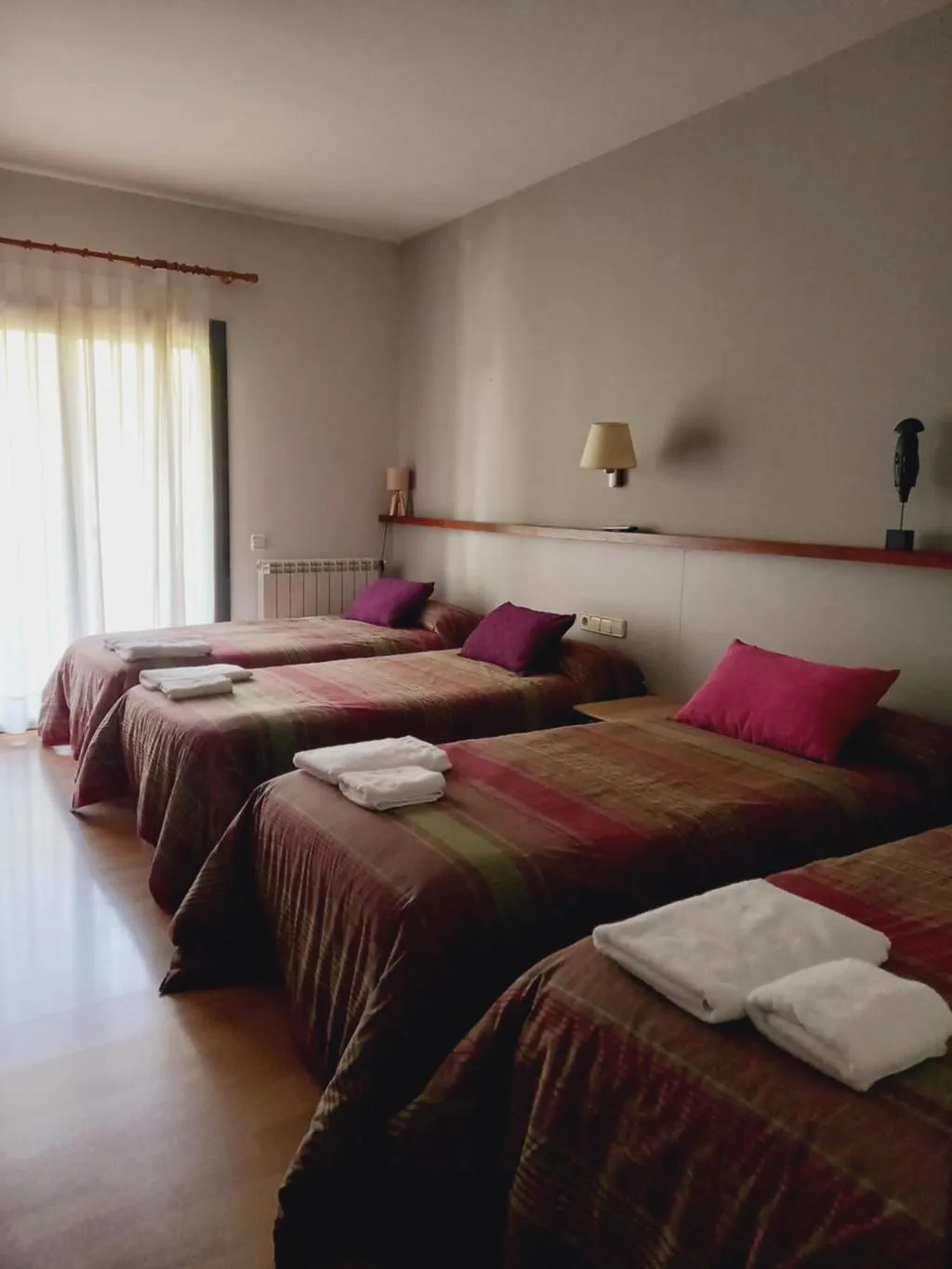 QUADRUPLE CLASSIC Room, Hotel Seva, Barcelona