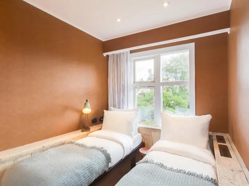 TWIN STANDARD Room, Max Brown Htl Museum Sq, part of Sircle Collection, Amsterdam