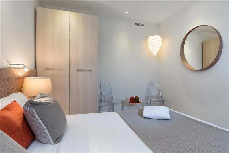 APARTMENT FOUR BEDROOMS Room, Mercedes Heritage Apartments, Barcelona