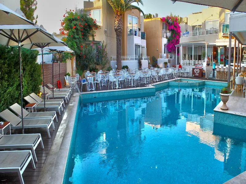 Pool, Nefeli, Corfu