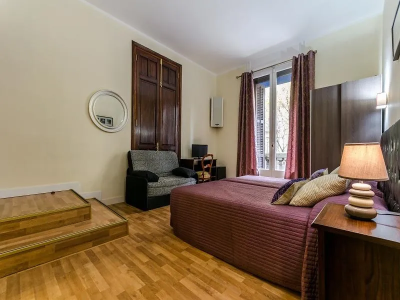 Double or Twin SUPERIOR Room, Victoria Palace, Barcelona