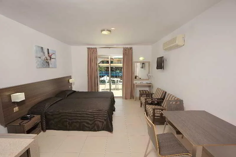 STUDIO STANDARD Room, Petrosana Hotel Apartments, Cyprus