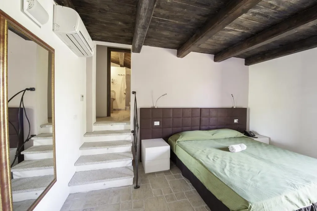 DOUBLE STANDARD Room, Liscia Country Relais, Olbia