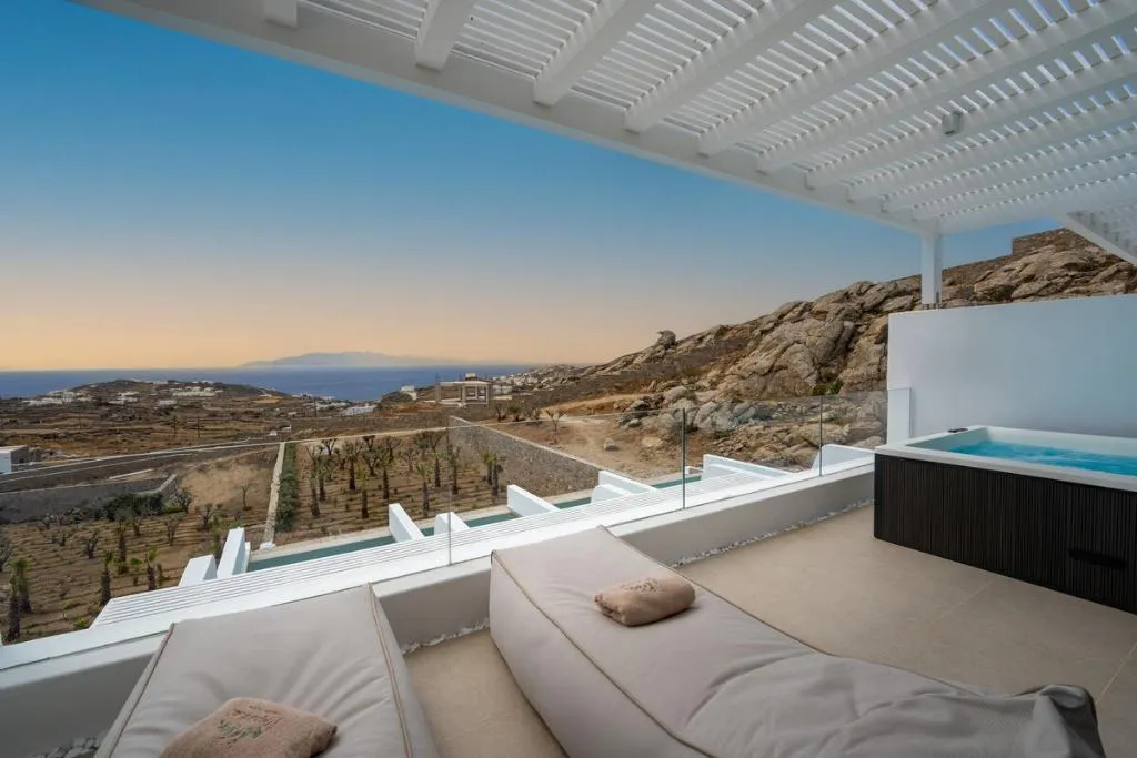 JUNIOR SUITE WITH JACUZZI WITH VIEWS Room, Muse Of Mykonos, Mykonos