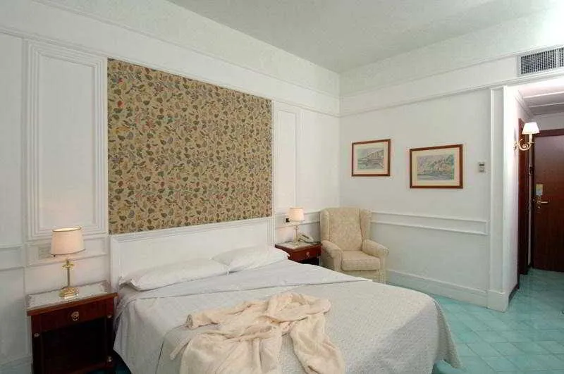 Room, Bellavista Francischiello Hotel and Spa, Naples
