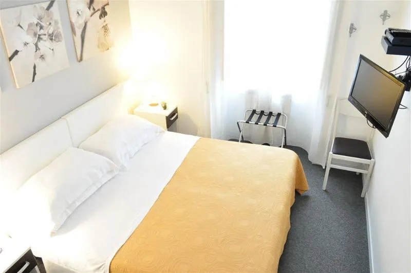 Double or Twin STANDARD Room, Villa Pirandello, Rome