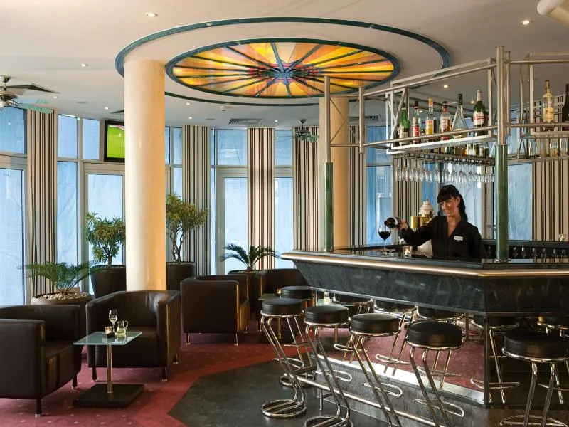 Bar, Dessau, Leipzig