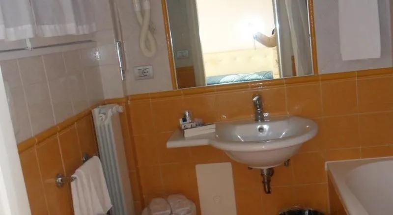 DOUBLE STANDARD Room, Reginna Palace, Naples
