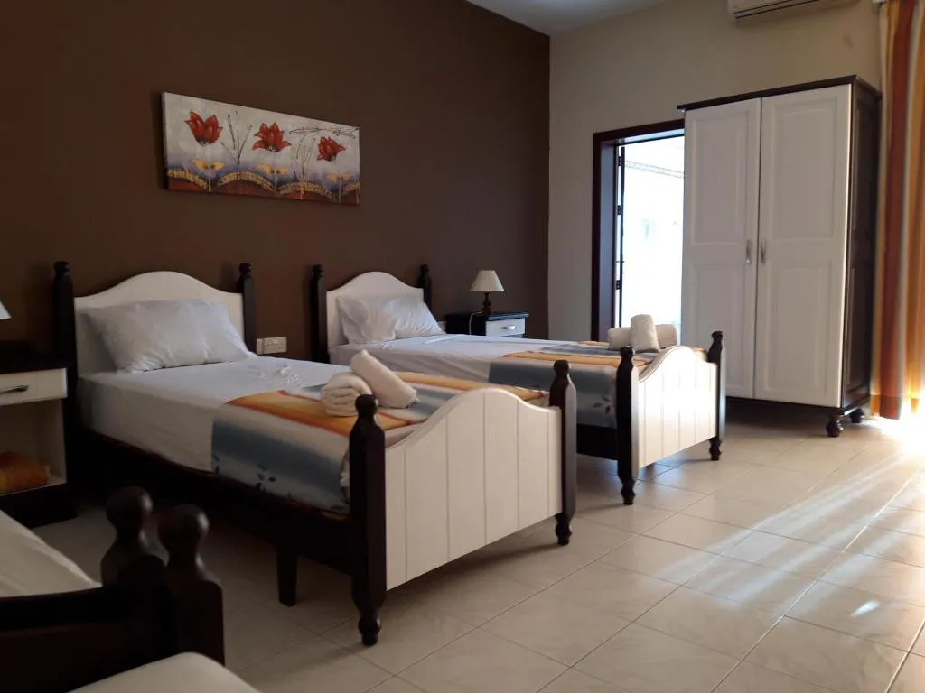 TRIPLE STANDARD Room, Mariblu Guesthouse, Gozo