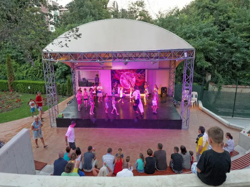 Sports and Entertainment, Kristal, Varna
