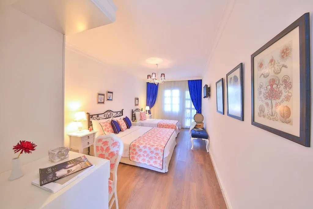 QUADRUPLE GARDEN VIEW Room, Alacati Sorf Hotel, Izmir