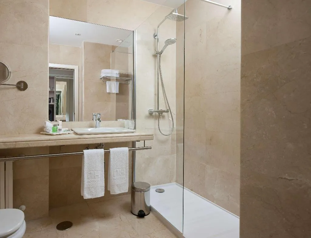 DOUBLE SUPERIOR WITH VIEWS Room, NH Collection Madrid Abascal, Madrid