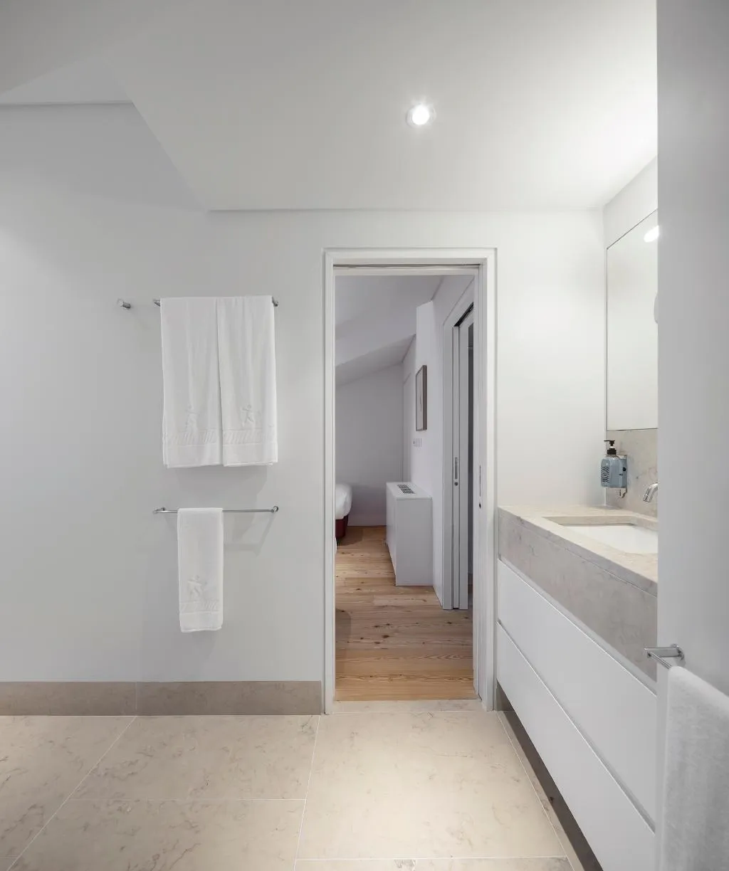 APARTMENT TWO BEDROOMS Room, Lisbon Serviced Apartments - Mouraria, Lisbon