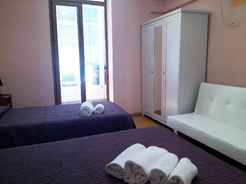 TRIPLE STANDARD Room, Hostal Balmes Centro, Barcelona