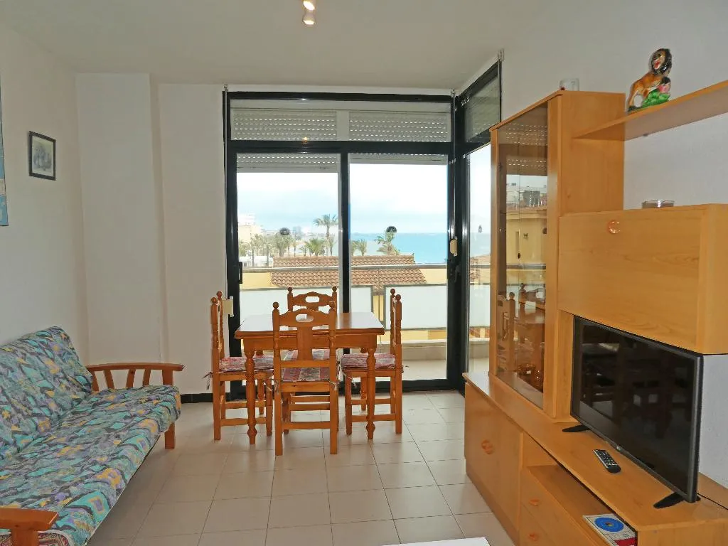 APARTMENT CAPACITY 6 TWO BEDROOMS Room, Apartamentos Surfing3000, Valencia
