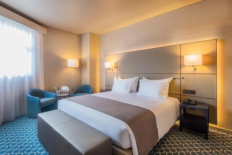 DOUBLE SUPERIOR KING BED Room, Dom Henrique - Downtown, Porto