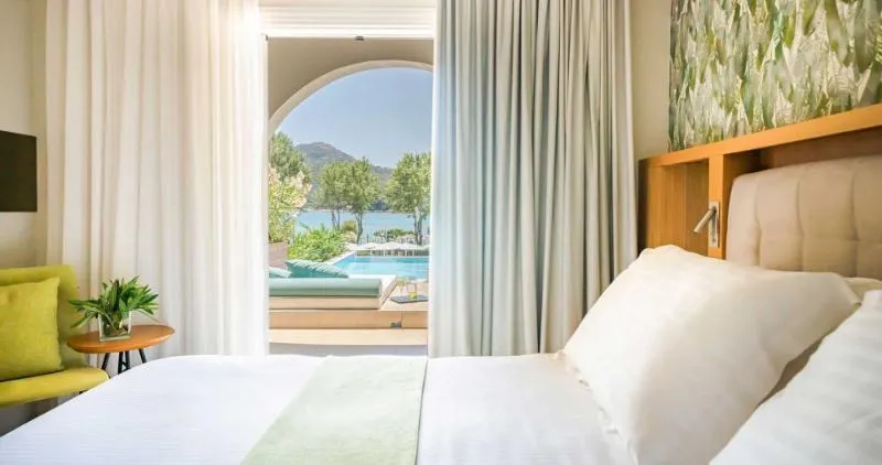BUNGALOW SEA VIEW WITH PRIVATE POOL Room, Dolce Attica Riviera, Athens