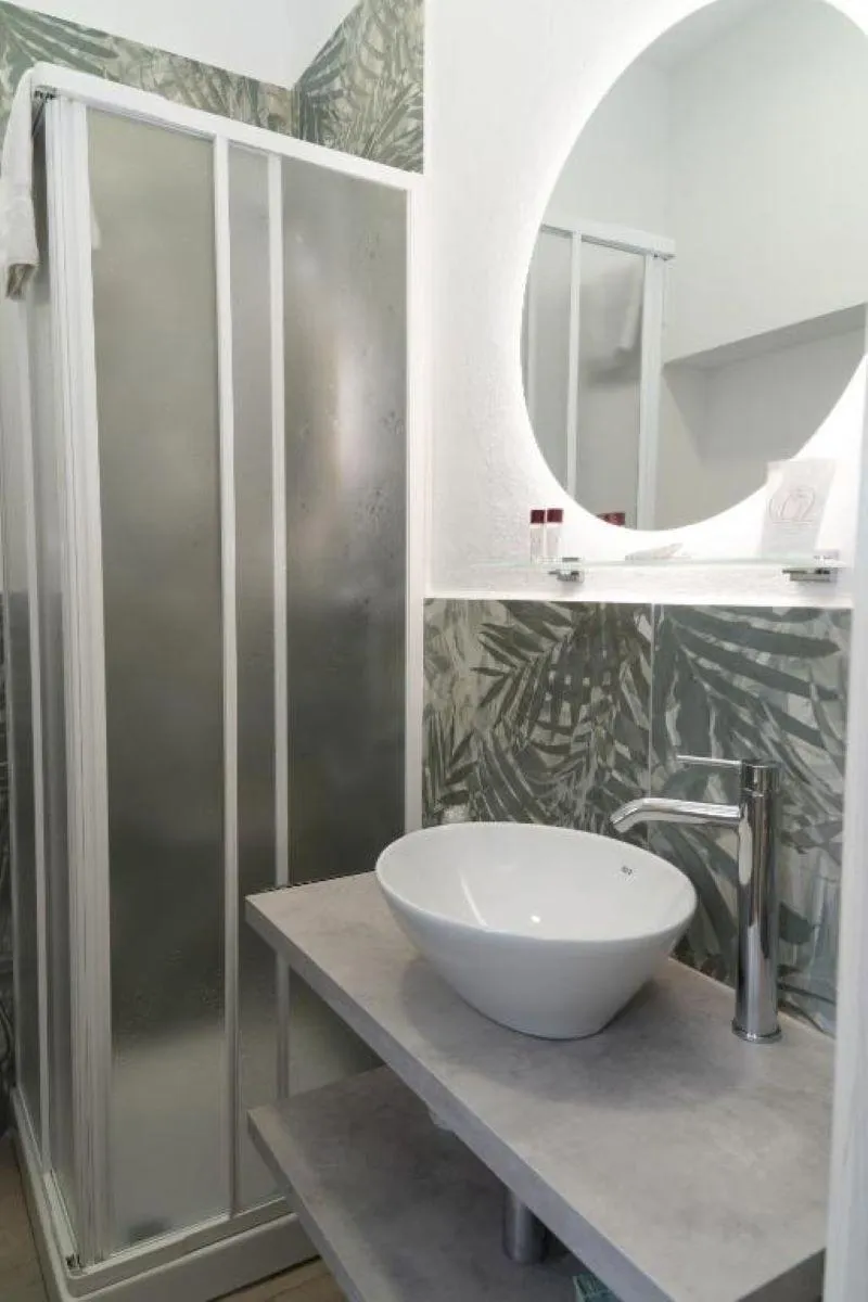 QUADRUPLE SUPERIOR Room, The Sun Hotel Boutique, Naples