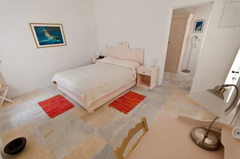 Room, Cori Rigas Suites, Santorini