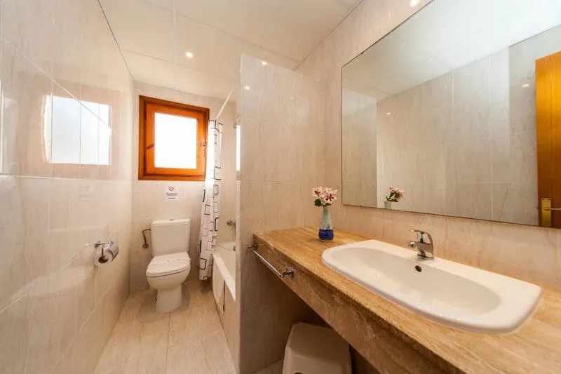APARTMENT THREE BEDROOMS Room, Arenal Playa Menorca, Menorca