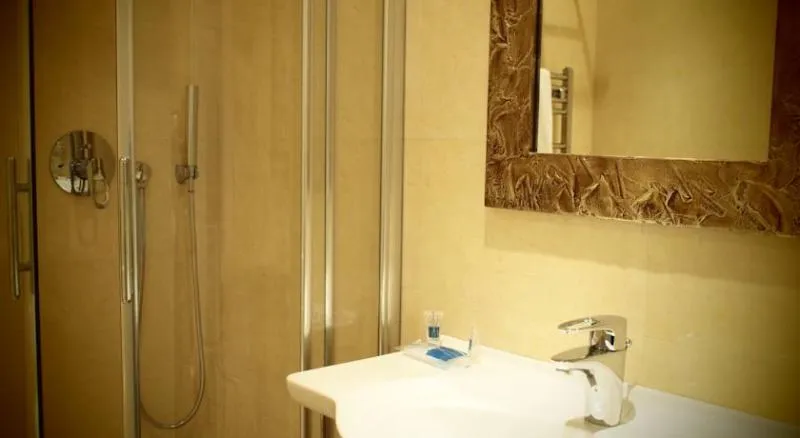 SINGLE STANDARD Room, Hotel Perusia & La Villa, Perugia