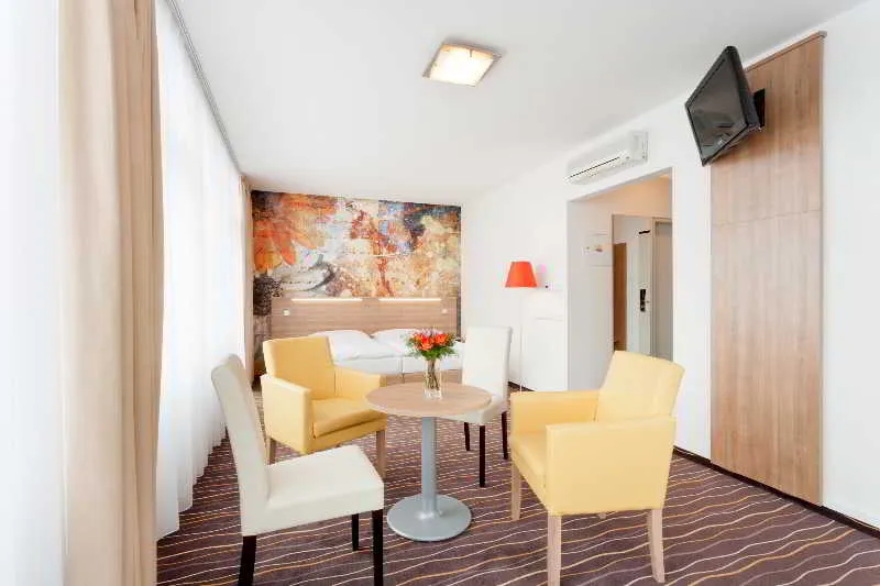 Room, Akcent hotel, Prague